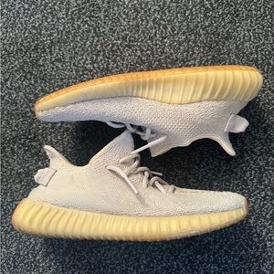 Yeezy 350 v2 Sesame